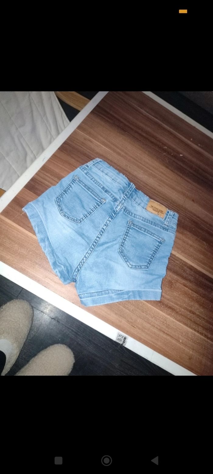 Short fille - photo numéro 2