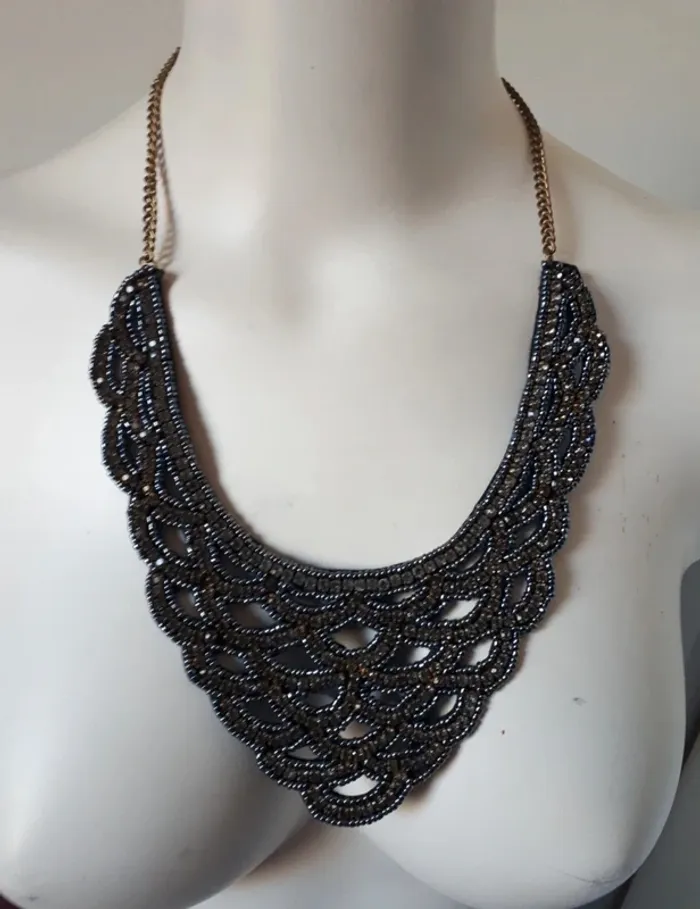 Lot de 2 colliers plastrons noir et argenté new look - photo numéro 2