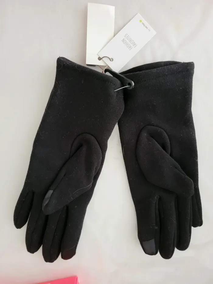 Gants noirs - photo numéro 3