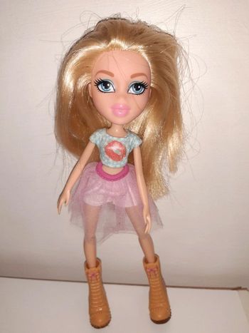 Poupée bratz cloé