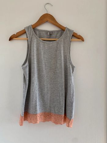 Haut de pyjama gris et orangé à dentelle Asos