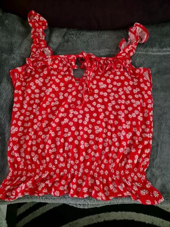 Haut blanc et rouge neuf OVS taille M