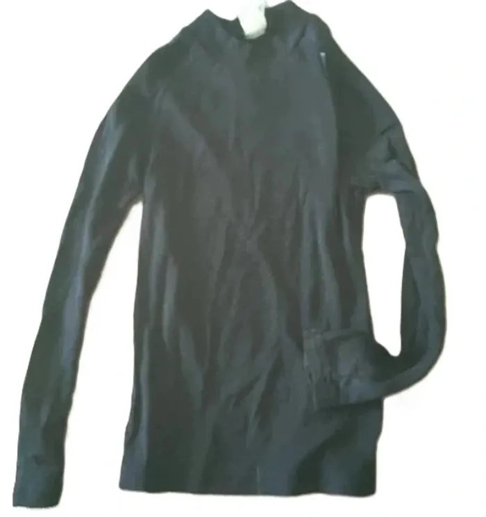 T-shirt polaire Decathlon garçon 6 ans Très bon état - photo numéro 2
