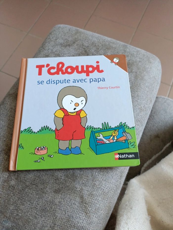 T'choupi se dispute avec papa