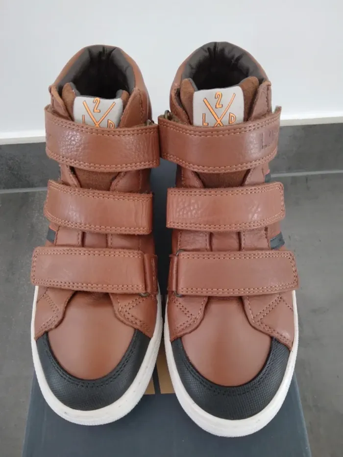 Chaussures garçon boots marron cuir 34 neuf