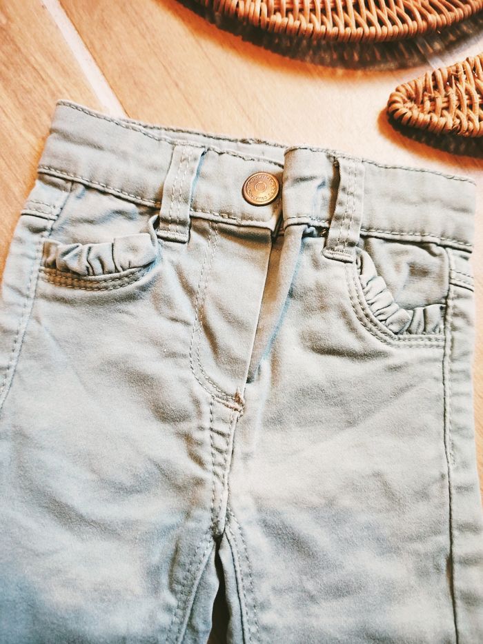 🌴Tape à l'oeil - Ensemble Pantalon toile kaki et sweat motifs feuilles tropicales - Taille 3 mois - photo numéro 6