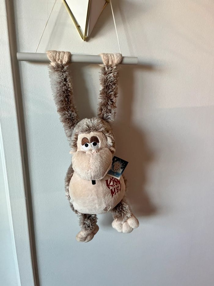 Peluche Singe siffleur à suspendre - photo numéro 2