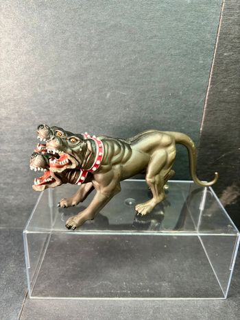 Figurine 2010 papo cerbère chien à trois têtes monstre mythique