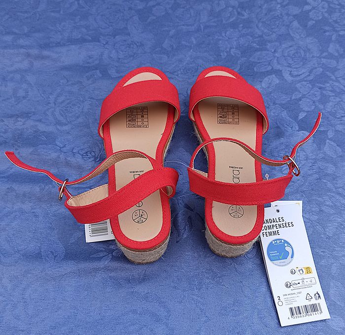 Sandales rouges femme semelles compensées taille 37 confortables - photo numéro 4