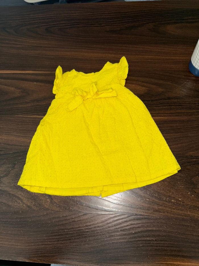 Jolie robe jaune