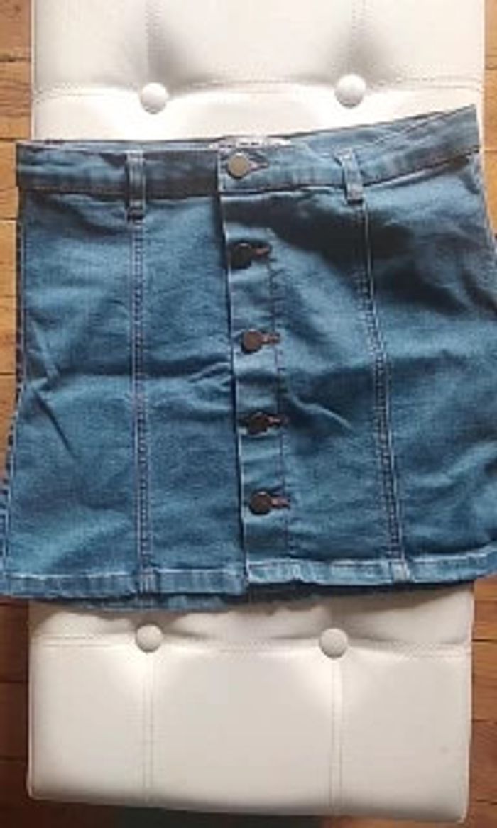Jupe courte en jeans - photo numéro 3