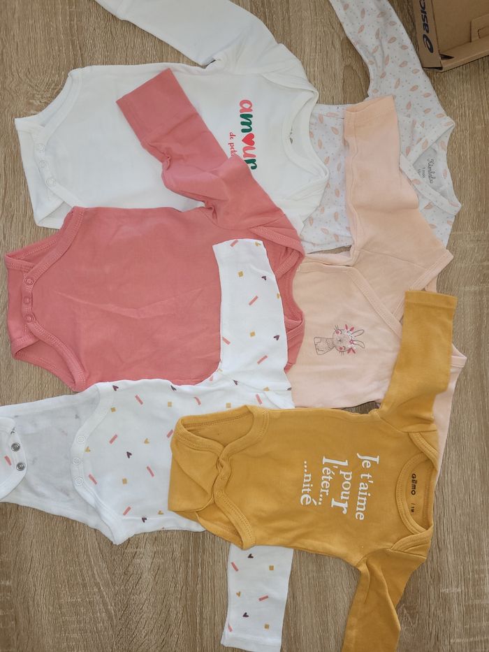 Vêtements fille 1 mois - photo numéro 4