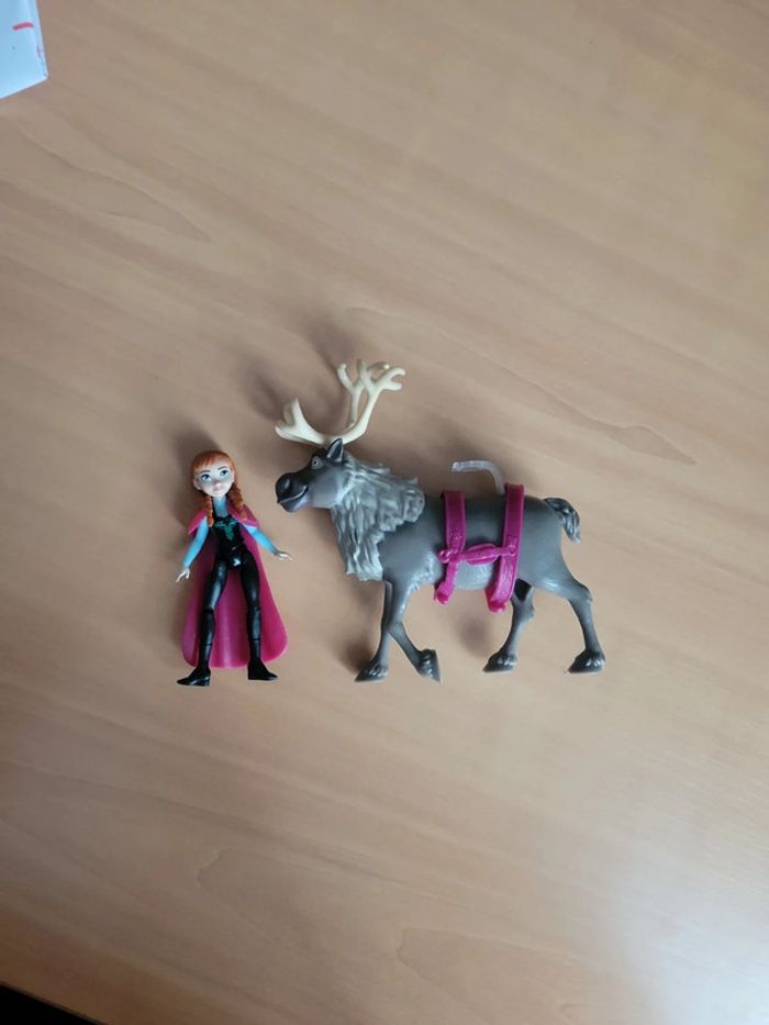 Figurine reine des neiges Anna