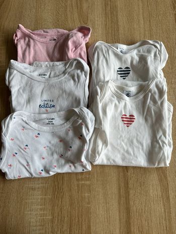 Lot bodies 36mois