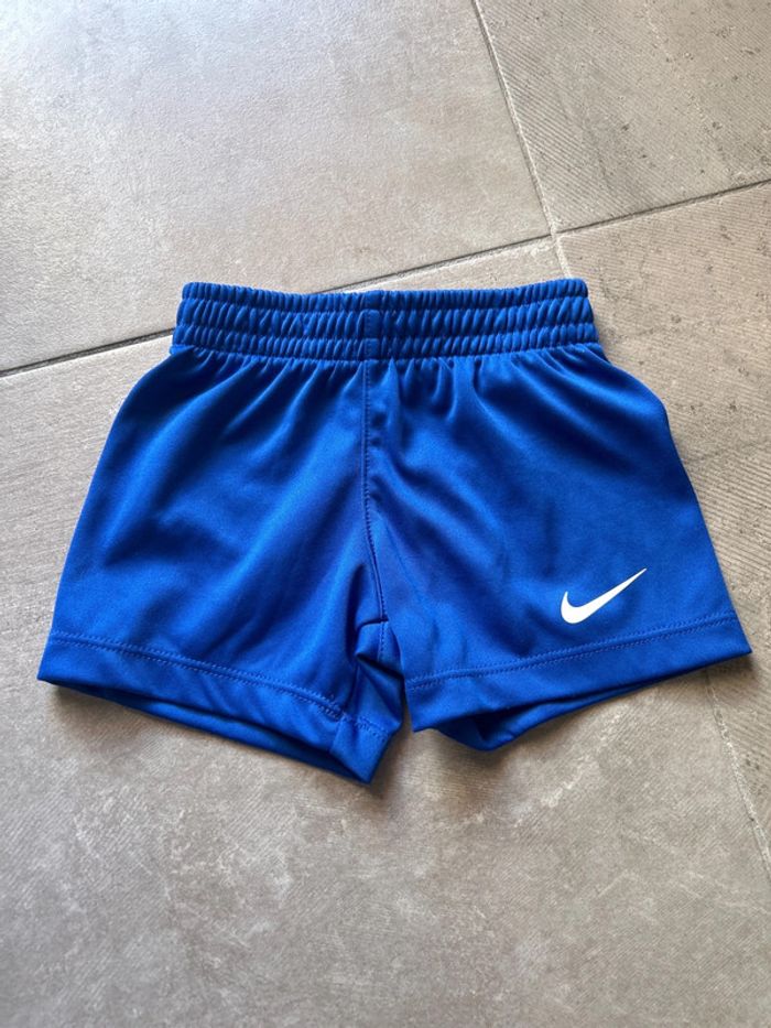 Short bébé Nike 9 mois