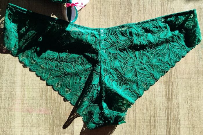 Soutien-gorge et tanga couleur vert taille XL 46/48 marque Primark. Lingerie pour femme - photo numéro 4