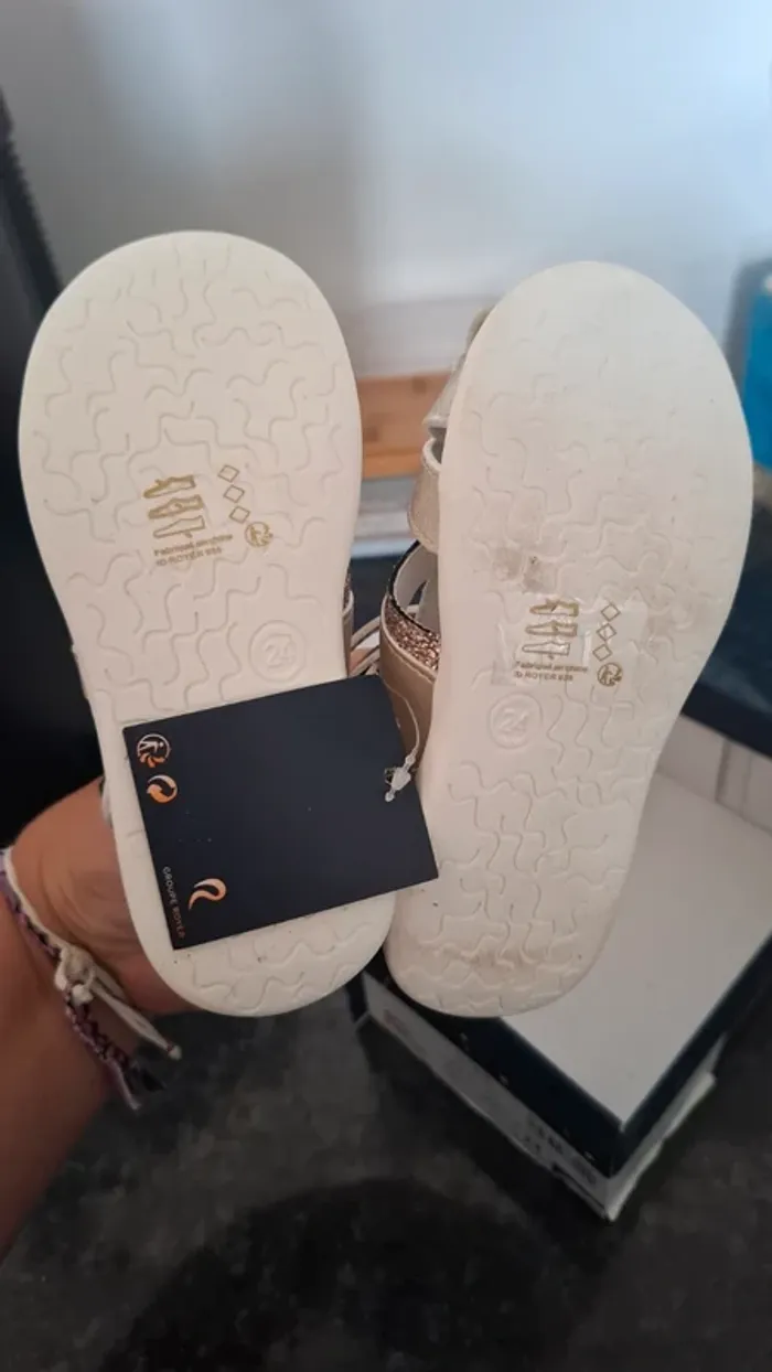 Chaussure 24 - photo numéro 4
