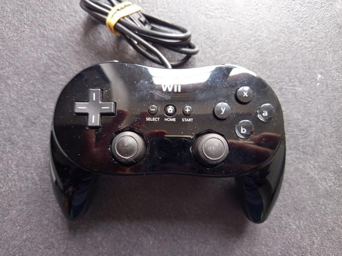 Nintendo - Wii - Manette classique pro