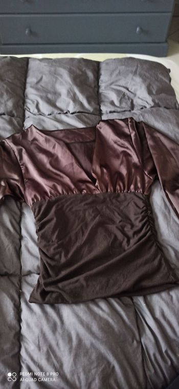 Haut en satin marron t. 38