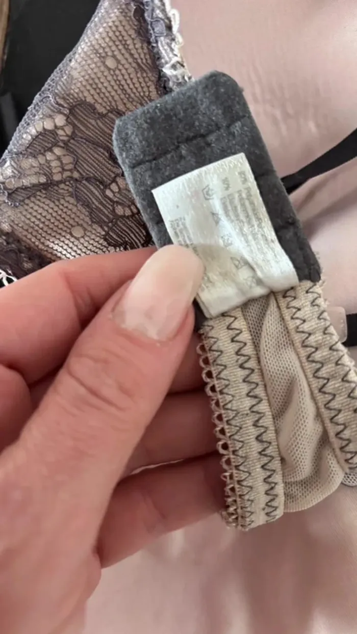 🎀 Soutien gorge rose pale et dentelle grise taille eu 75b FR 90b - photo numéro 7