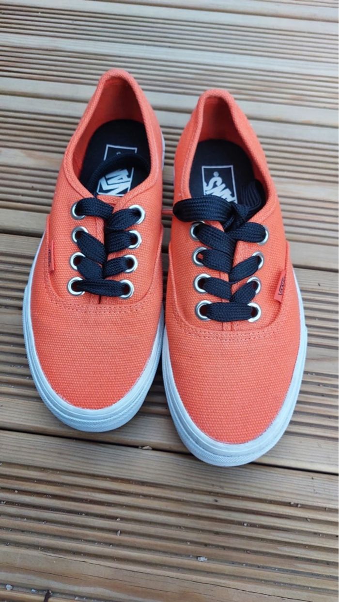 Baskets Vans Authentic Orange taille 37 – Baskets basses unisexes en très bon état - photo numéro 2