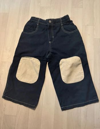 Bermuda 8 ans milkshake bleu marine et beige très bon état