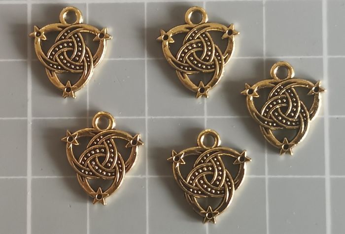 5 x pendentifs "nœud celtique ouvragé" en métal doré antique - photo numéro 2