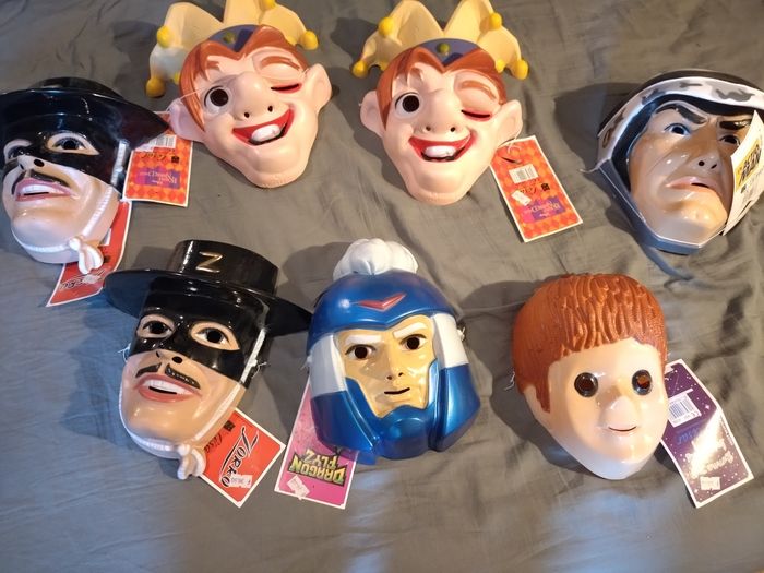Lot masques vintage
