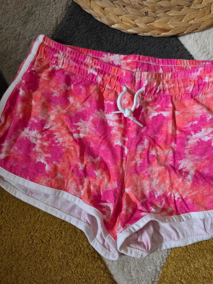 Petit short rose et blanc Primark taille s - photo numéro 3