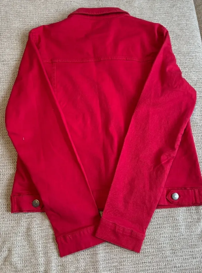 Veste en jean rouge - photo numéro 2