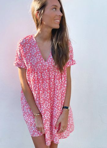 🌟 Combinaison short rouge et blanche à fleurs effet robe