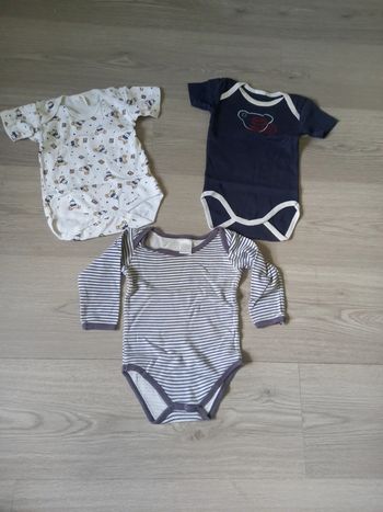 Lot de bodies 12 mois