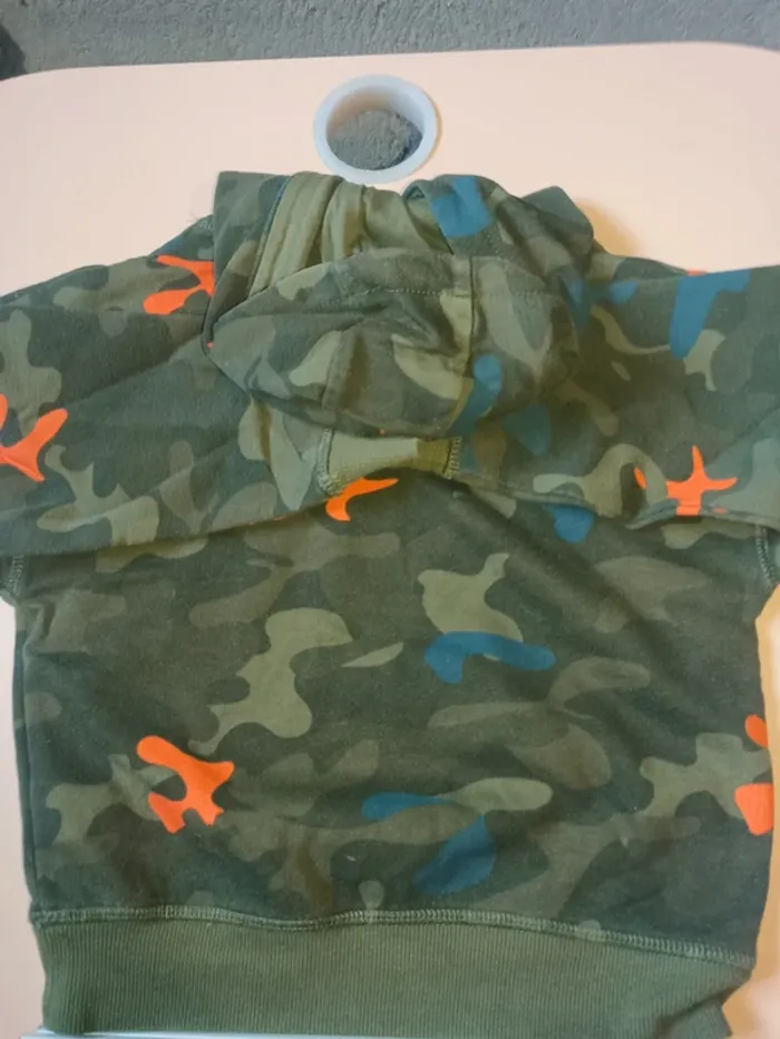 Sweat à capuche garçon 5/6 ans  Motif camouflage  H&M - photo numéro 2