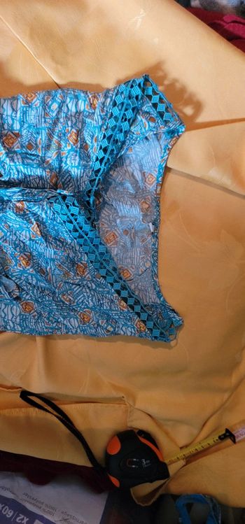 Blouse à effet dentelle epaule