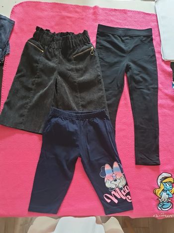 Lot deux pantacourt et un pantalon