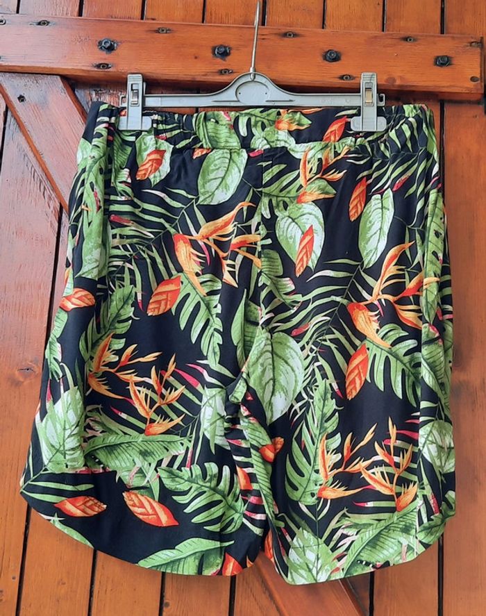 Short noir imprimé feuillage, taille 42 - photo numéro 2