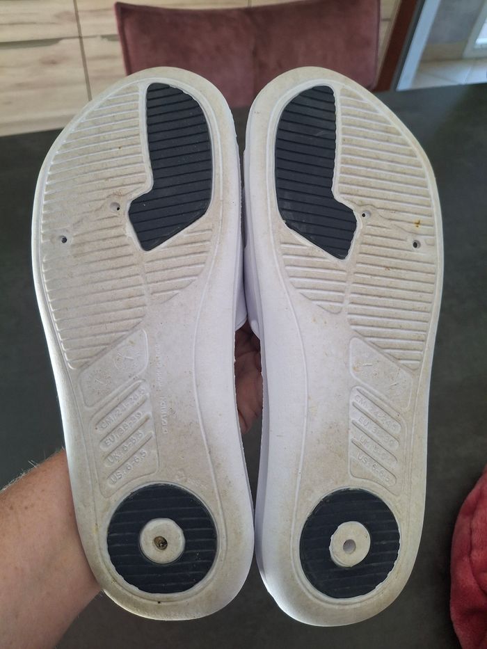 Claquettes decathlon nabaiji 38-39 - photo numéro 3