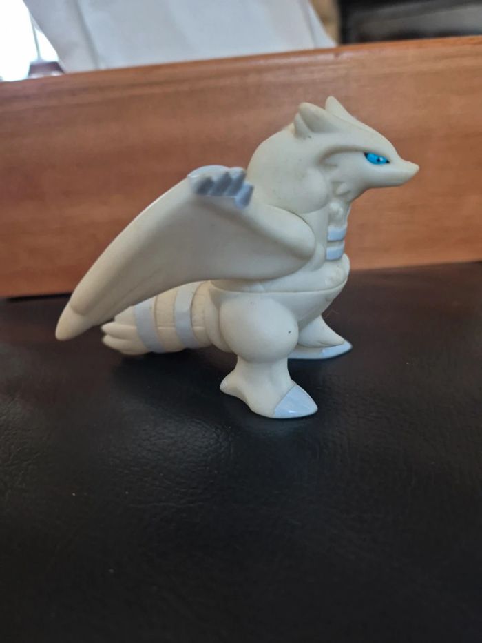 figurine pokemon reshiram articule - photo numéro 2