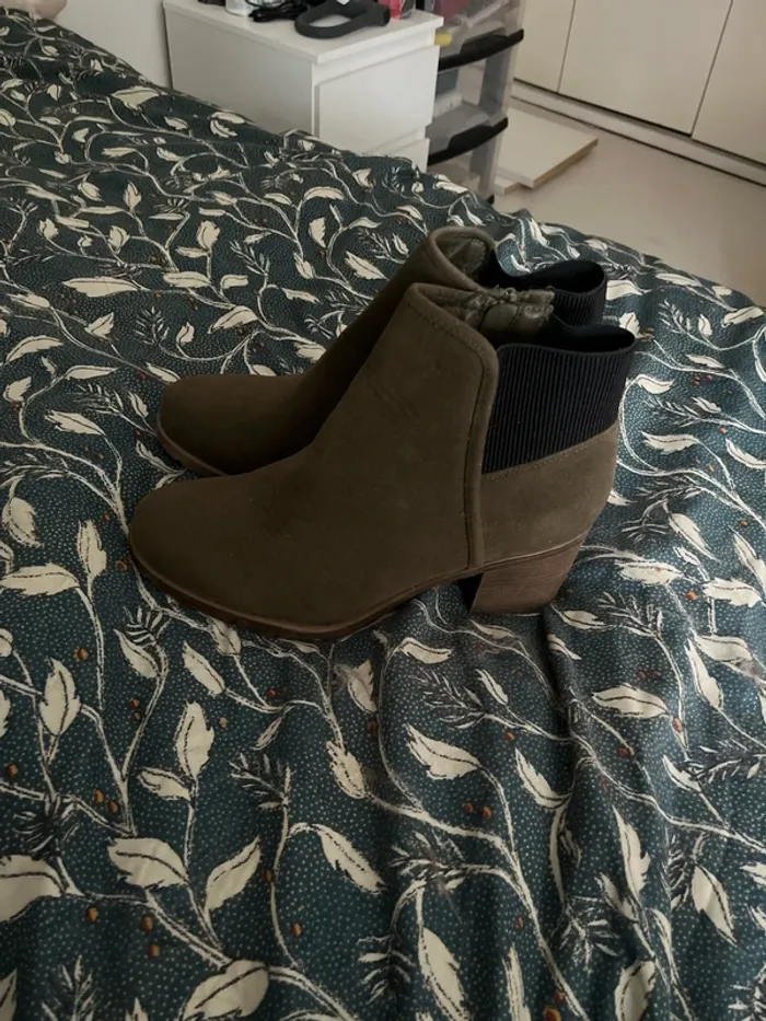 Bottine kaki à talon neuve - photo numéro 3