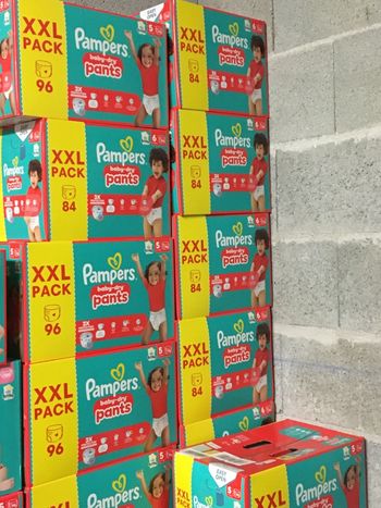 Couches Pampers baby dry pants