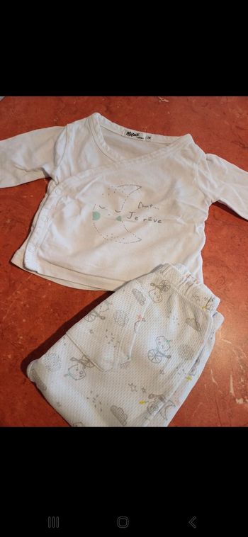 Pyjama bébé taille 3 mois