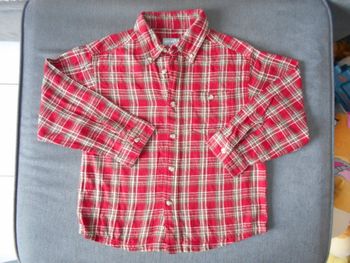 Partager Chemise, taille: 6 ans à 0,50 EURO
