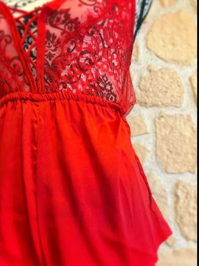 Combinaison Romantique en Dentelle Rouge Passion – Taille XS - photo numéro 4