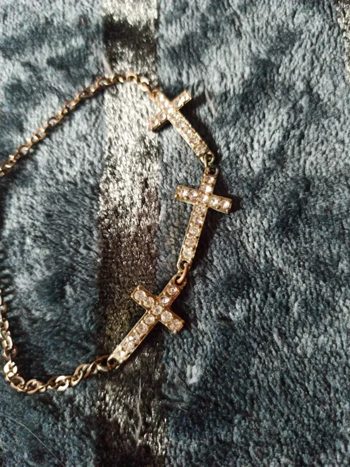 Bracelet doré croix - photo numéro 4
