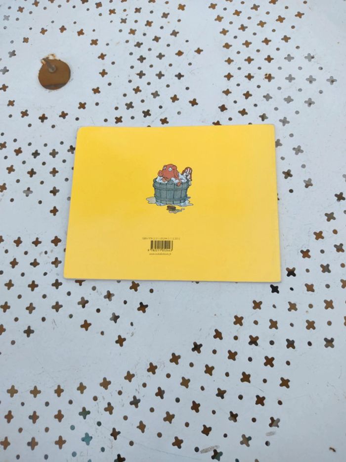 Livre mademoiselle sauve qui peut - photo numéro 2