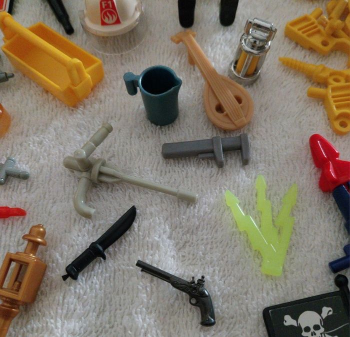 lot Playmobil diverses pièces accessoire vrac à trier - photo numéro 2