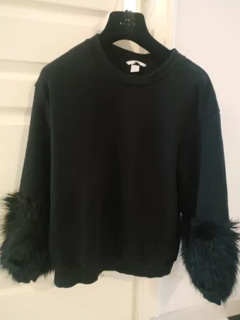 Sweat manches fourrure taille S