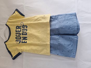 Pyjama 2 pièces 3 ans Okaïdi Jaune bleu marine inscription jouer en duo raquettes volants
