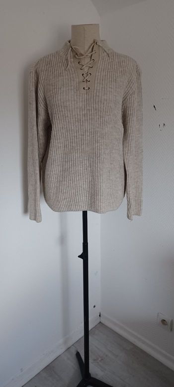 Très joli pull femme T M lisez bien l'étiquette pour la marque