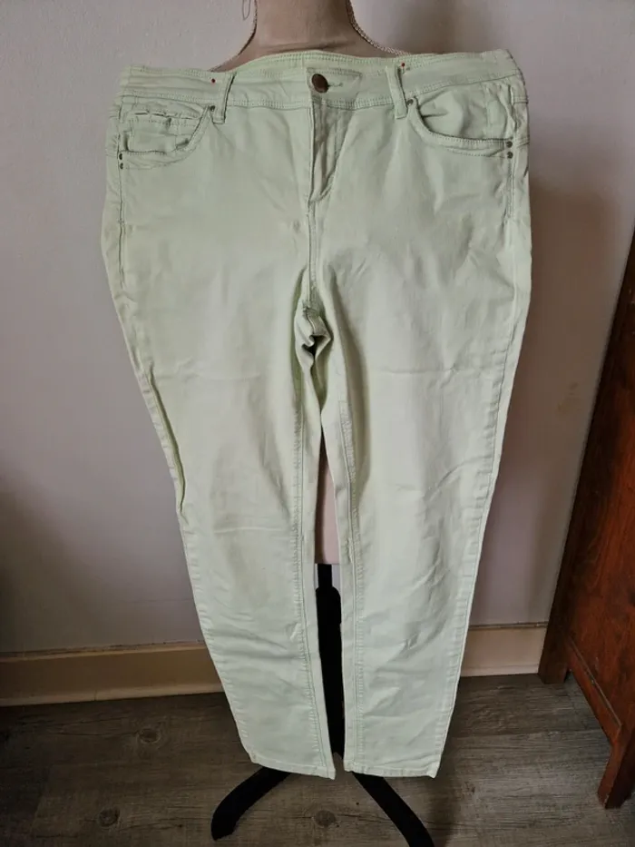 Pantalon grain de malice vert amande taille 42